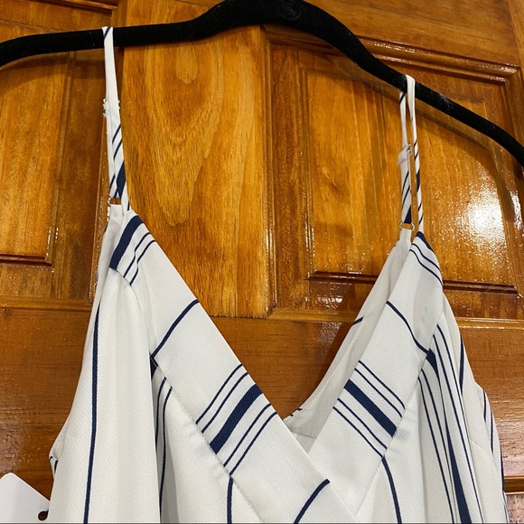 NWT J.O.A Crop Leg Jumpsuit - Picture 9 of 16